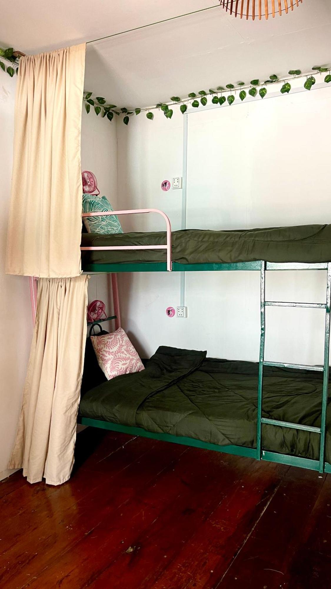 Yaiya Hostel & Smoothie Bar Kaoh Touch エクステリア 写真